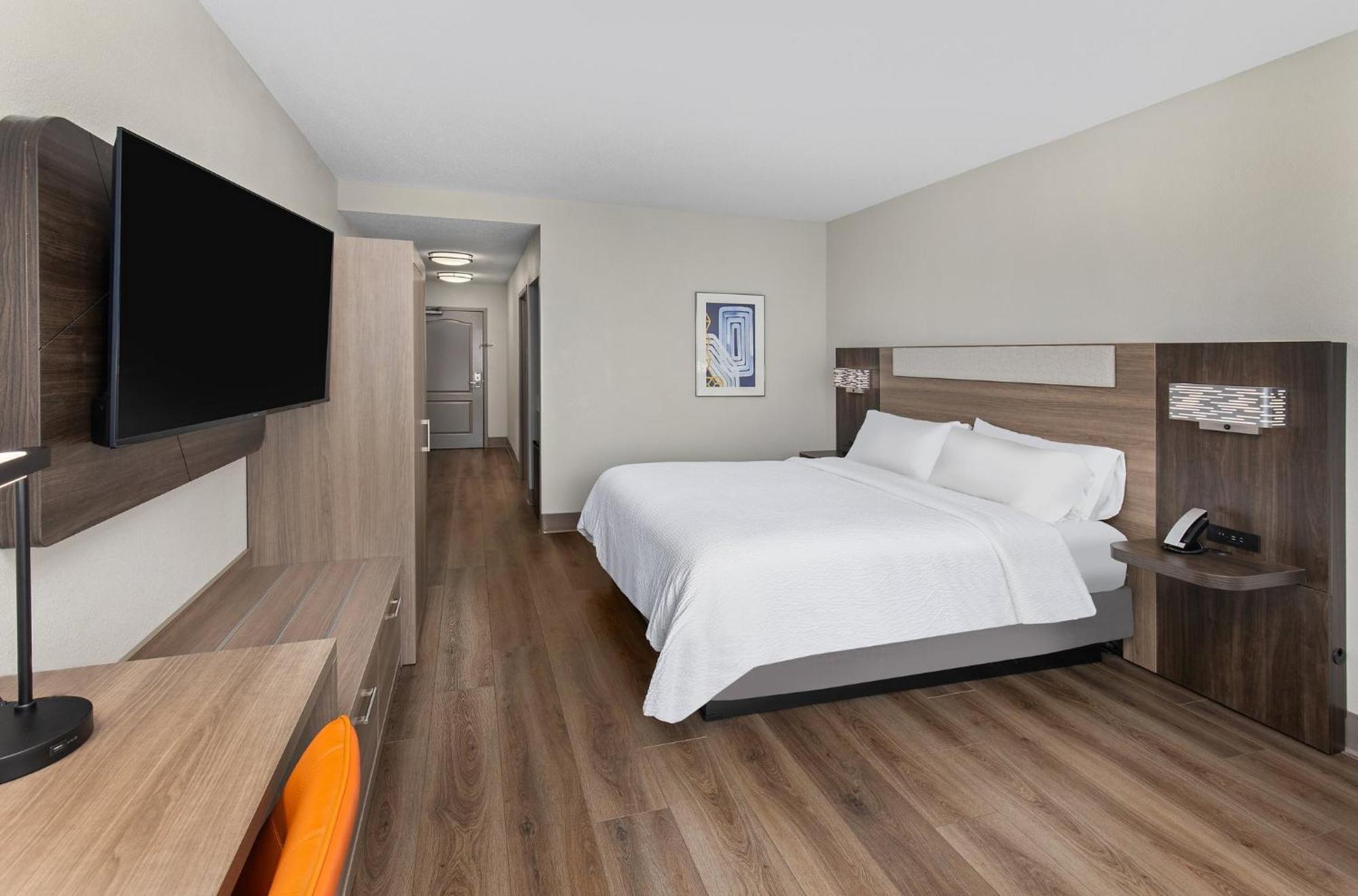 Hotel Express & Springs - Chattanooga By Ihg