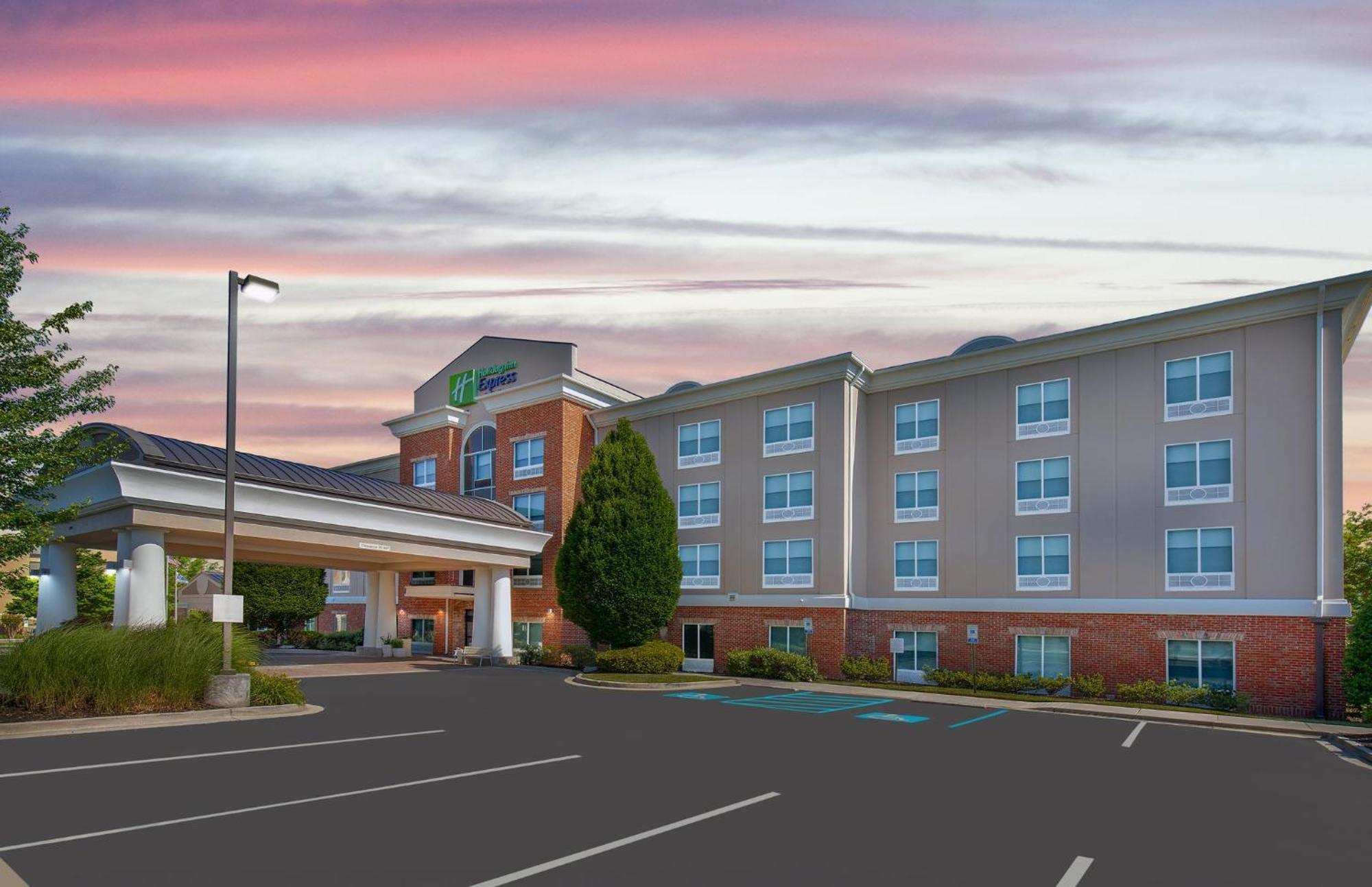 Hotel Express & Springs - Chattanooga By Ihg 2*
